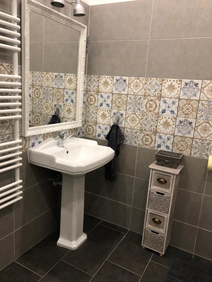 Katus Apartman Apartment Eger Luaran gambar